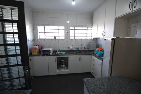 Casa à venda com 293m², 6 quartos e 10 vagasCozinha