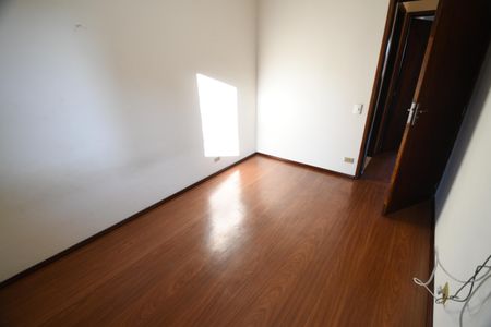 Casa à venda com 293m², 6 quartos e 10 vagasQuarto 2