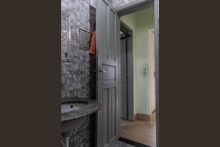 Casa à venda com 277m², 4 quartos e 2 vagas Casa à venda com 277m², 4 quartos e 2 vagasCasa 1 Banheiro 1