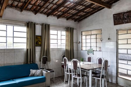 Casa à venda com 277m², 4 quartos e 2 vagas Casa à venda com 277m², 4 quartos e 2 vagasCasa 1 Copa