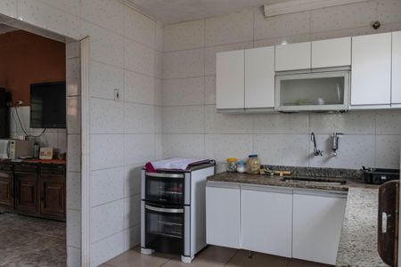 Casa à venda com 277m², 4 quartos e 2 vagas Casa à venda com 277m², 4 quartos e 2 vagasCasa 1 Cozinha