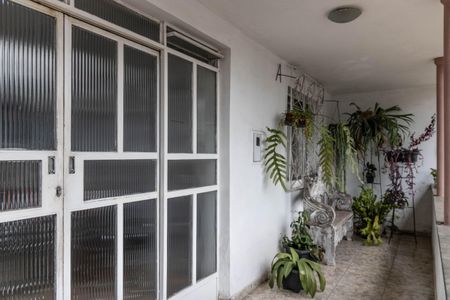 Casa à venda com 277m², 4 quartos e 2 vagas Casa à venda com 277m², 4 quartos e 2 vagasFachada