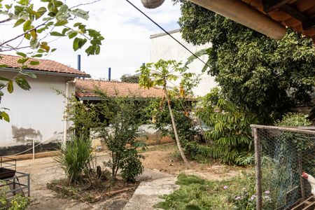 Casa à venda com 277m², 4 quartos e 2 vagas Casa à venda com 277m², 4 quartos e 2 vagasQuintal