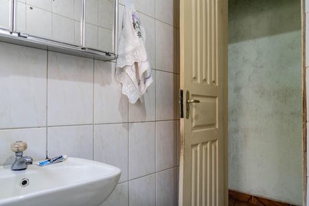 Casa à venda com 277m², 4 quartos e 2 vagas Casa à venda com 277m², 4 quartos e 2 vagasCasa 2 Banheiro