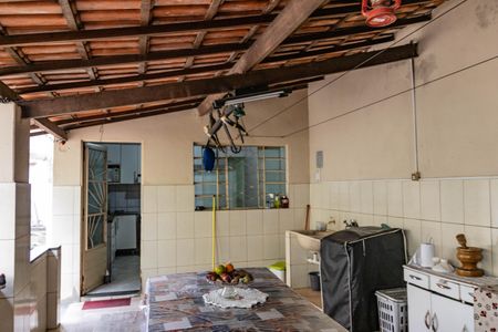 Casa à venda com 277m², 4 quartos e 2 vagas Casa à venda com 277m², 4 quartos e 2 vagasÁrea externa