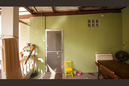 Casa à venda com 364m², 3 quartos e 2 vagas Casa à venda com 364m², 3 quartos e 2 vagasVaranda