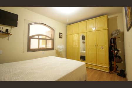 Casa à venda com 364m², 3 quartos e 2 vagas Casa à venda com 364m², 3 quartos e 2 vagasQuarto 2