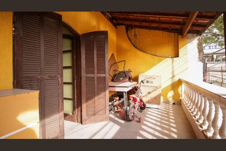 Casa à venda com 364m², 3 quartos e 2 vagas Casa à venda com 364m², 3 quartos e 2 vagasVaranda