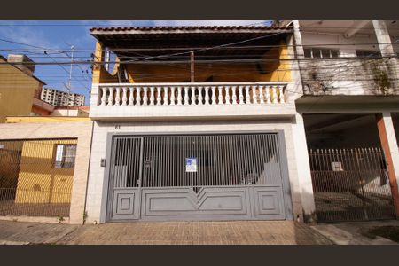Casa à venda com 364m², 3 quartos e 2 vagas Casa à venda com 364m², 3 quartos e 2 vagasFachada