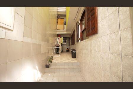 Casa à venda com 364m², 3 quartos e 2 vagas Casa à venda com 364m², 3 quartos e 2 vagasCorredor