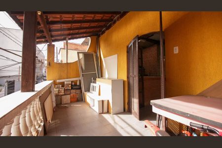 Casa à venda com 364m², 3 quartos e 2 vagas Casa à venda com 364m², 3 quartos e 2 vagasVaranda