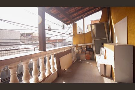 Casa à venda com 364m², 3 quartos e 2 vagas Casa à venda com 364m², 3 quartos e 2 vagasVaranda