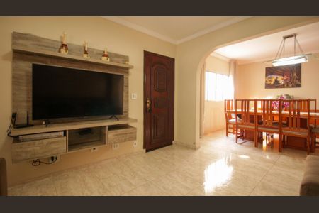 Casa à venda com 364m², 3 quartos e 2 vagas Casa à venda com 364m², 3 quartos e 2 vagasSala