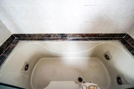 Apartamento à venda com 122m², 3 quartos e 2 vagasBanheiro da suíte