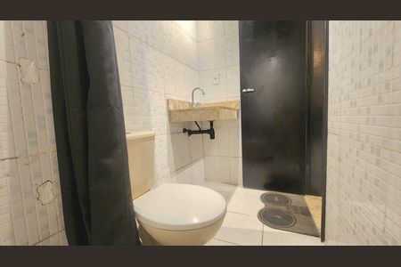 Casa para alugar com 60m², 2 quartos e sem vaga Casa para alugar com 60m², 2 quartos e sem vagaBanheiro