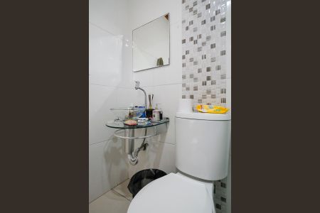 Casa à venda com 130m², 4 quartos e 2 vagasCasa 1 - Banheiro da Suíte 1