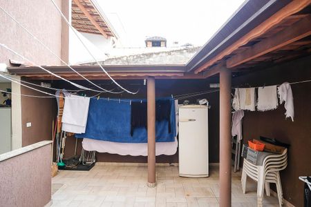 Casa à venda com 130m², 4 quartos e 2 vagasCasa 1 - Área de serviço