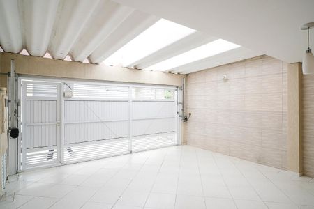 Casa à venda com 130m², 4 quartos e 2 vagasGaragem