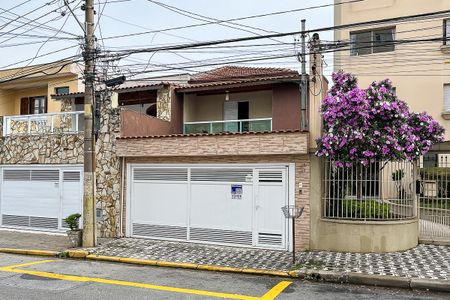 Casa à venda com 130m², 4 quartos e 2 vagasFachada + Placa