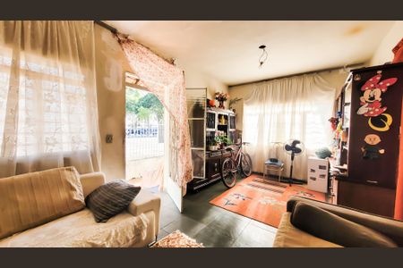 Casa à venda com 150m², 3 quartos e 2 vagasSala - Casa 2