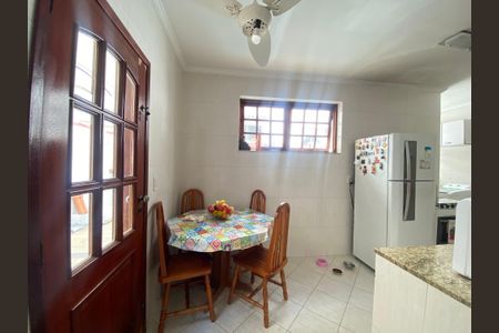 Casa à venda com 156m², 3 quartos e sem vagaCozinha