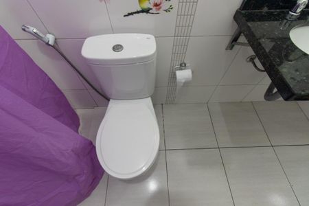 Casa para alugar com 140m², 3 quartos e 2 vagasBanheiro Social 1