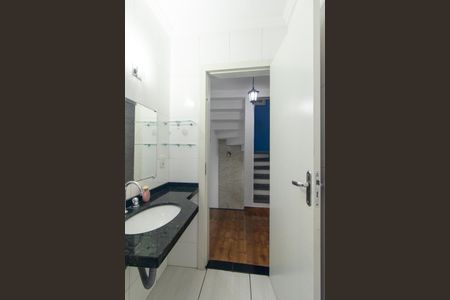 Casa para alugar com 140m², 3 quartos e 2 vagasBanheiro Social 1