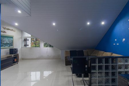 Casa para alugar com 140m², 3 quartos e 2 vagasÁtico 