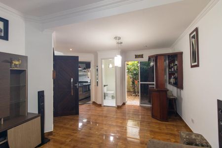 Casa para alugar com 140m², 3 quartos e 2 vagasSala