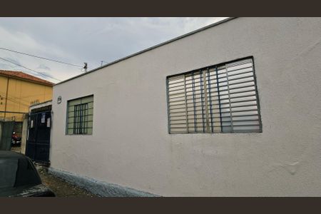 Casa à venda com 256m², 2 quartos e 1 vagaFachada