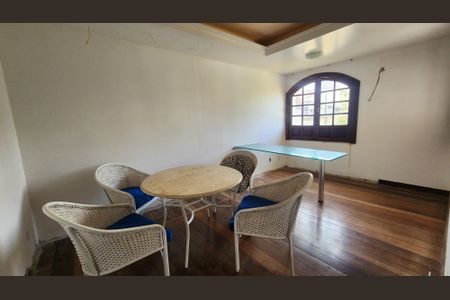 Casa para alugar com 800m², 7 quartos e 6 vagasEscritório