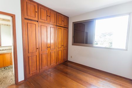 Apartamento à venda com 179m², 4 quartos e 2 vagasSuíte 2