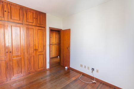 Apartamento à venda com 179m², 4 quartos e 2 vagasQuarto 1