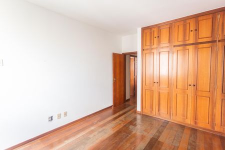 Apartamento à venda com 179m², 4 quartos e 2 vagasSuíte 1