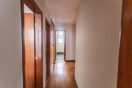 Apartamento à venda com 179m², 4 quartos e 2 vagasCorredor