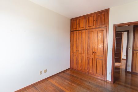 Apartamento à venda com 179m², 4 quartos e 2 vagasQuarto 1