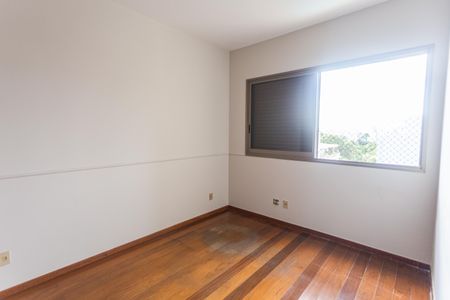 Apartamento à venda com 179m², 4 quartos e 2 vagasQuarto 2