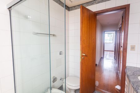 Apartamento à venda com 179m², 4 quartos e 2 vagasBanheiro Social