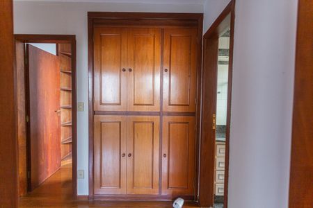 Apartamento à venda com 179m², 4 quartos e 2 vagasCorredor