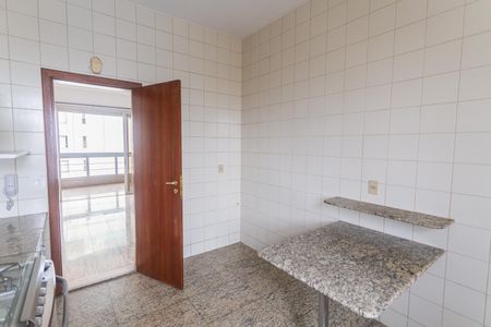 Apartamento à venda com 179m², 4 quartos e 2 vagasCozinha