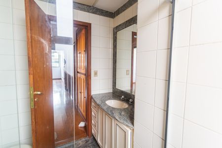 Apartamento à venda com 179m², 4 quartos e 2 vagasBanheiro Social