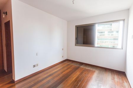 Apartamento à venda com 179m², 4 quartos e 2 vagasSuíte 1