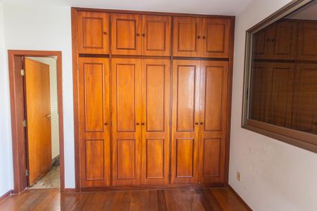 Apartamento à venda com 179m², 4 quartos e 2 vagasArmário da Suíte 2