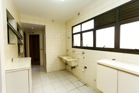Apartamento à venda com 232m², 4 quartos e 4 vagasÁrea de Serviço