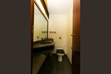 Apartamento à venda com 232m², 4 quartos e 4 vagasLavabo da Sala 2