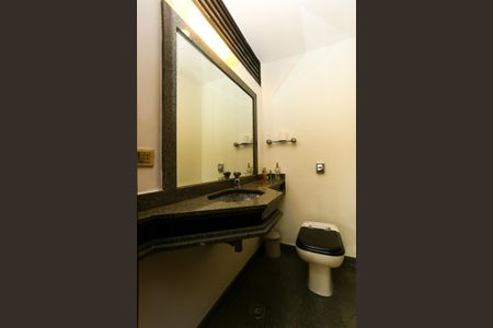 Apartamento à venda com 232m², 4 quartos e 4 vagasLavabo da Sala 2