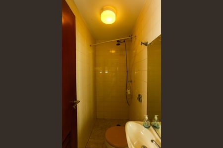 Apartamento à venda com 232m², 4 quartos e 4 vagasBanheiro de Serviço