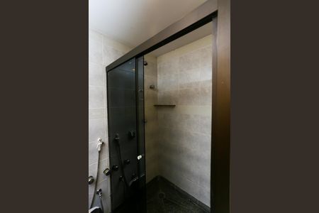 Apartamento à venda com 232m², 4 quartos e 4 vagasBanheiro da Suíte 2