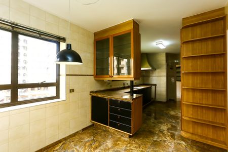 Apartamento à venda com 232m², 4 quartos e 4 vagasCopa