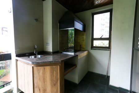 Apartamento à venda com 232m², 4 quartos e 4 vagasVaranda da Sala 2